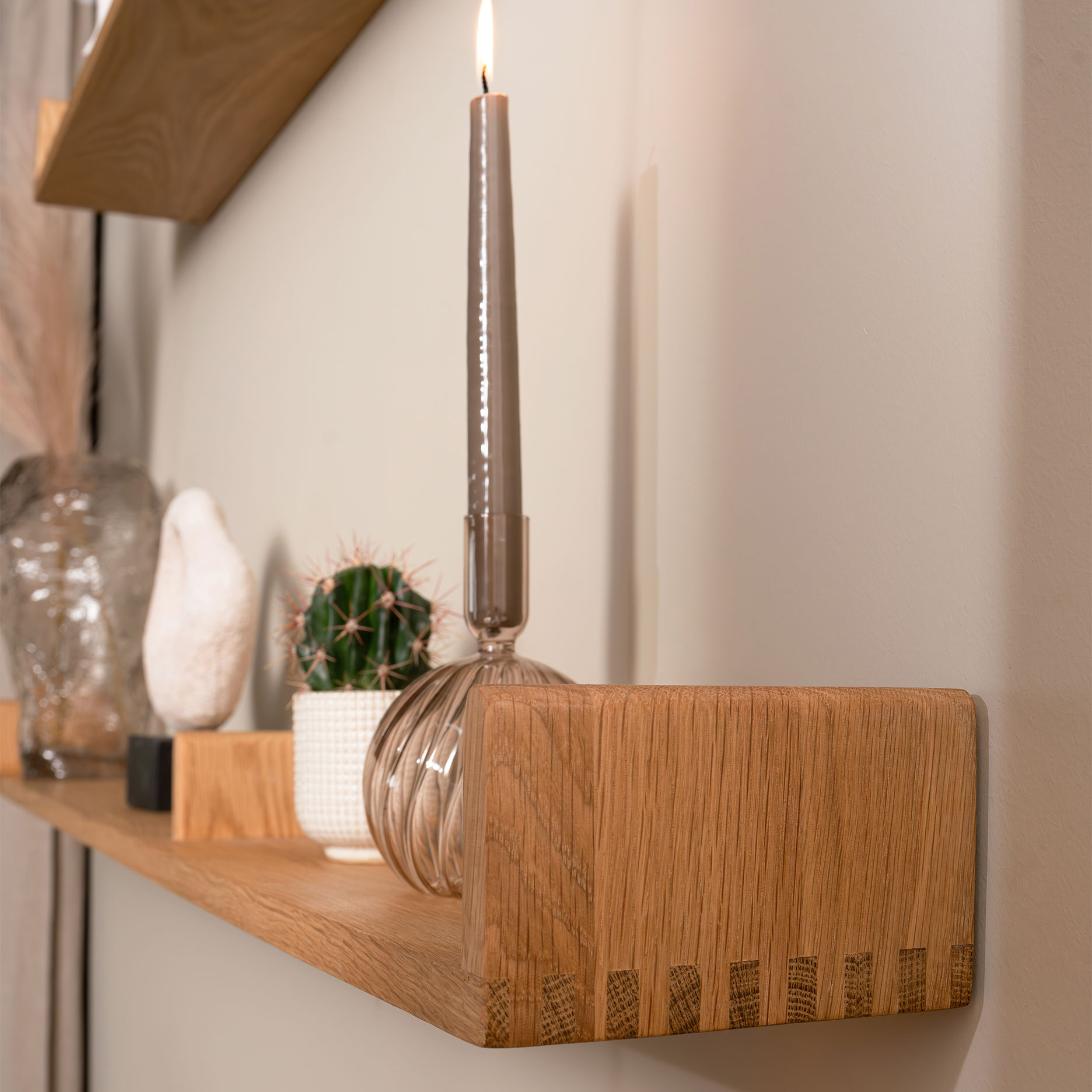 Keeper II U hylde olieret FSC-certificeret egetræ L110 cm